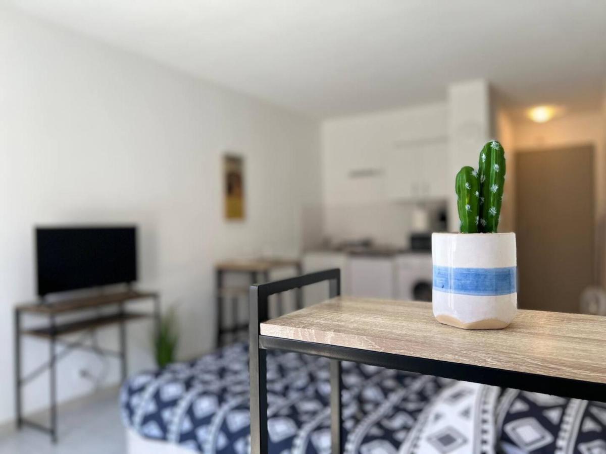 Studio Le 2, Free Parking, Free Wifi, Transports Apartamento Nîmes Exterior foto